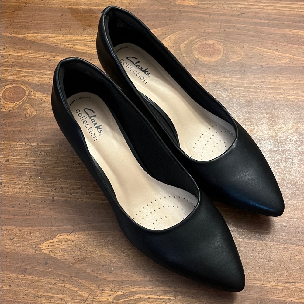 Clarks Black Leather low block heels NEW 8.5